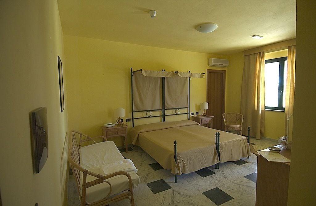 Marina Del Marchese Beach Resort Botricello Buitenkant foto