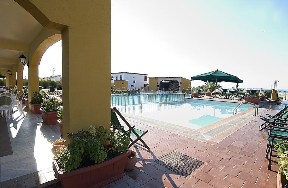 Marina Del Marchese Beach Resort Botricello Buitenkant foto