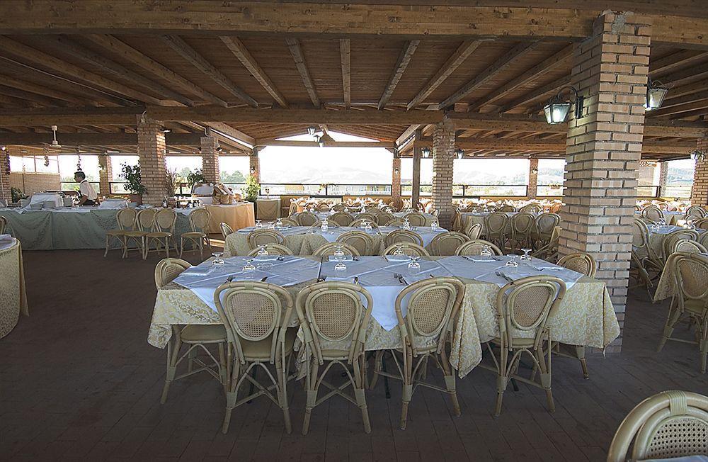 Marina Del Marchese Beach Resort Botricello Buitenkant foto