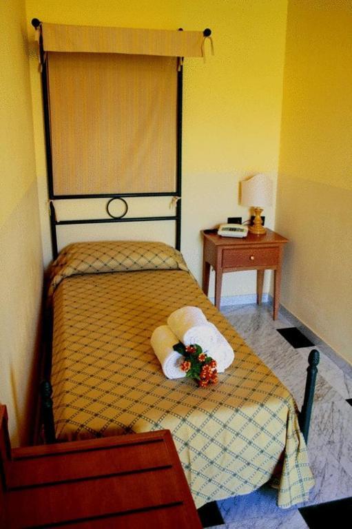 Marina Del Marchese Beach Resort Botricello Buitenkant foto